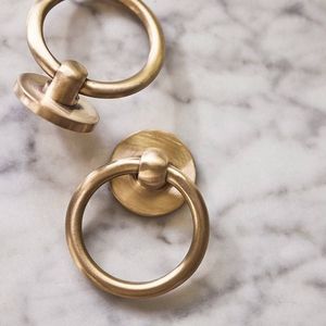 มือจับลิ้นชักทองเหลืองแบบโบราณสำหรับตู้เสื้อผ้าและเฟอร์นิเจอร์หรูหรา - Product Image 4
