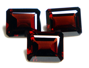 PDM Gems Pierres précieuses grenat taille émeraude, qualité 3A, 8x10mm, 3 pièces, 12 carats de poids total, pour la création de collections de bijoux de créateurs - Product Image 1