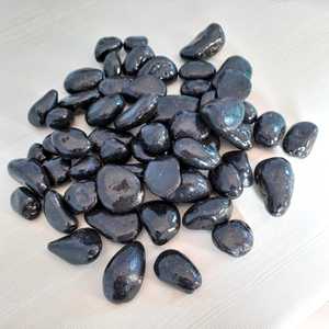 Polyurethane High Glossy Cobble <strong>Pebbles</strong> Natural Black &amp; High Quality <strong>White</strong> Best Price Outdoor Use High Epoxy Resin Coated Stone