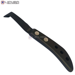มีดตัดแต่งกีบม้า LIPUMA TORQ ขนาด 22 ซม. ใบมีดสแตนเลสเคลือบพลาสม่าสีดำ ด้ามจับแบบมีรู สำหรับมืออาชีพ - Product Image 3