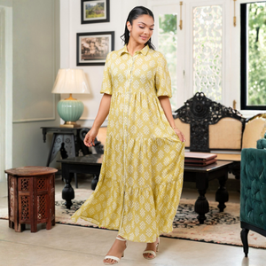 เดรสยาวผ้าเรยอนซาตินสุดหรูพร้อมดีเทลลูกไม้ - Product Image 5