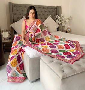 Sari Tradicional Indio de Georgette de NiMa Creations, con Borde Bordado, Largo hasta el Suelo, para Fiestas, Corte Regular para Mujer, para Todas las Temporadas, de Secado Rápido - Product Image 5