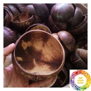Bols rustiques en coquille de noix de coco, faits à la main, naturels, pour la décoration bohème de la maison, présentation sur table, projets d'artisanat, vente en gros du Vietnam - Product Image 2