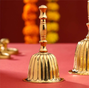 Campana colgante tradicional de latón con un detallado ídolo del Dios Ganesha y cadena. Campana de latón para montar en la pared, a precios de mayorista. - Product Image 4