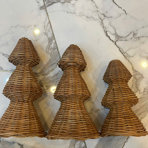 Sapin de Noël authentique en rotin d'origine vietnamienne pour une décoration créative de fête, idéal pour la présentation sur le bureau, fourni par 99 Gold Data - Product Image 2
