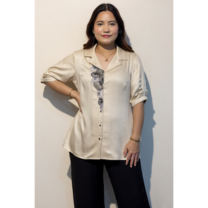 Camisa de Mujer EURELLA Beige de Algodón Giza, Prenda Casual Elegante de Primera Calidad, Venta al Por Mayor - Product Image 3