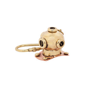 Llavero de casco de buceo en miniatura de latón vintage hecho a mano por Shubham, coleccionable náutico marítimo, tono dorado para tus llaves - Product Image 1