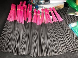 Varillas de incienso negras con base rosa, incienso artesanal OEM para templo y meditación - Product Image 6