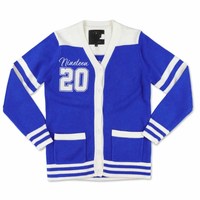 Delta |   Sigma |   Pull d'hiver à col en V Theta Sorority - Boutonné - Écusson - Rouge/Blanc - Style Preppy pour femme - Manches longues - Numéro 13