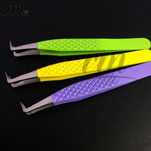 Pince à cils Rm en acier inoxydable à pointe de précision, manche coloré violet, vert, jaune - Product Image 5