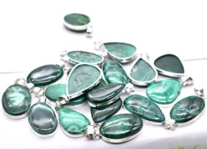 Collares con Colgante de Malaquita Plateada, Piedra Verde Natural de Forma Ovalada, Estilo Vintage, Joyería Unisex para Uso Diario - Product Image 3