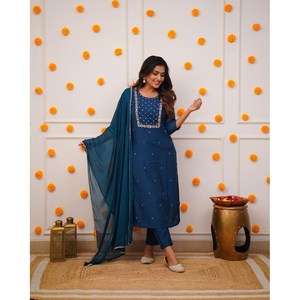 SÉQUENCE DE SLUB DE RAYONNE LA PLUS CHOISIE TRAVAIL EN DESSUS AVEC DUPATTA BLEU - Product Image 1