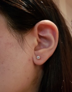 Pendientes Minimalistas de Diamante Cultivado en Laboratorio de 0.60 Ct, Corte Martini, Oro de 14K, Certificado IGI, Engaste de 3 Puntas, Regalo de Joyería para Mujer, para Fiestas - Product Image 6