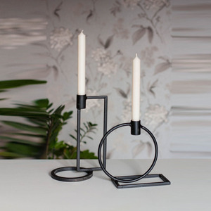 Ensemble de porte-bougies modernes en métal noir avec des cadres en fil métallique géométriques circulaires et rectangulaires pour une décoration contemporaine élégante - Product Image 1