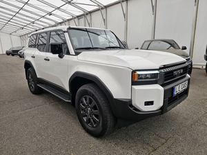 Toyota Land Cruiser Premium Hybrid 2024 – SUV de Lujo T1 Disponible a 72.000 EUR - Product Image 3
