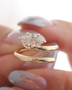 Anillo de Diamante Cultivado en Laboratorio de 1 Quilate, Corte Marquesa, Estilo East West, Abierto y Envolvente, Certificado por IGI - Product Image 3