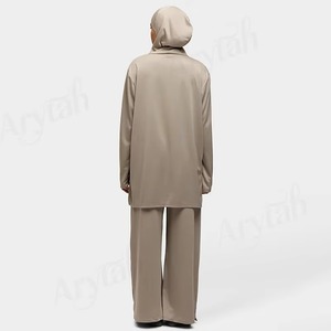 Conjunto Deportivo Modesto Personalizado con Cremallera para Mujer, Diseño con Bolsillos, Conjunto de Gimnasio Musulmán de Secado Rápido, Ropa Deportiva Musulmana para Mujer - Product Image 4