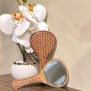 กระจกหนังมือถือหรูหรามีสไตล์ตะวันตกกระจกมีดีไซน์วินเทจเหมาะสำหรับเป็นของขวัญ - Product Image 2