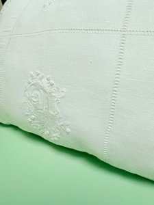 Taies d'oreiller luxueuses de style européen faites à la main, broderie et travaux d'aiguille, accepte les commandes en gros, nouvelle arrivée - Product Image 4