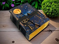 Carnet en cuir fait main vintage, relié cousu, 200 pages, personnalisable, avec motif phases lunaires, style Grimoire, de la collection Herb Heritage