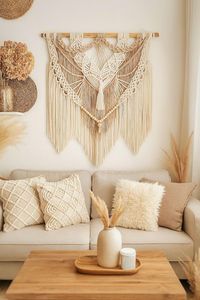 Décoration murale en macramé faite à la main, style bohème, avec franges à pompons, tons terre naturels, forme irrégulière, art textile - Product Image 5