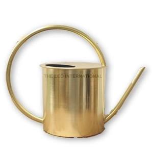 Arrosoir décoratif en métal de conception artisanale, finition dorée brillante, prix de gros - Product Image 1