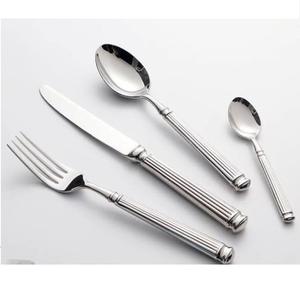 Juego de Cubiertos de Metal con Diseño Artesanal y Mango de Resina para Servicio de Catering en Hoteles, Restaurantes y Hogares - Product Image 3