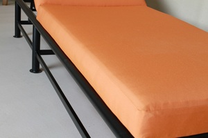 Tumbona Moderna de Metal con Estructura Metálica con Recubrimiento en Polvo para Uso en Exteriores - Product Image 4