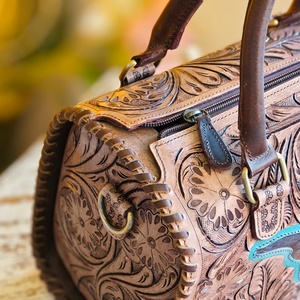 Nuevo Set de 3 Bolsos de Hombro de Cuero Genuino de Vaca con Diseño de Cabeza de Vaca y Grabado Floral Hecho a Mano para Mujer, el Más Vendido al por Mayor - Product Image 4