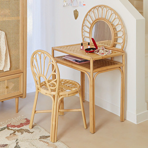 Meilleures ventes : Ensemble coiffeuse et chaise en rotin tressé avec miroir, tables de maquillage en bois élégantes avec miroir pour chambre d'enfant et crèche - Product Image 6