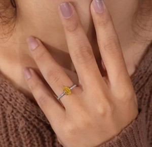 Anillo de compromiso con diamante cultivado en laboratorio, corte pera y redondo, en oro macizo de 10K, 14K, 18K, platino y banda pavé, joyería nupcial, color DEF - Product Image 5