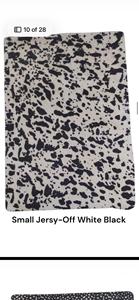 Petit cuir de vachette Hairon, blanc cassé, noir, à motif moucheté, texture douce, idéal pour sacs, chaussures, portefeuilles et bien plus encore. - Product Image 2