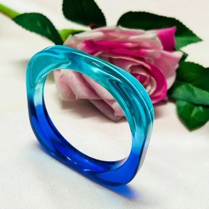 Brazaletes de Resina Hechos a Mano de Primera Calidad con Textura de Mármol Brillante, Accesorios de Moda Elegantes para Mujeres y Niñas - Product Image 5