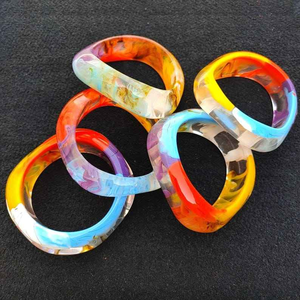 Bracelet en résine de qualité supérieure à motif floral, vente en gros par lot auprès d'un fabricant indien, idéal pour la fabrication de bijoux - Product Image 1