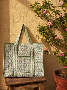 Sac fourre-tout matelassé en coton imprimé à la main pour femme, tendance, lavable, magnifique accessoire de shopping - Product Image 5