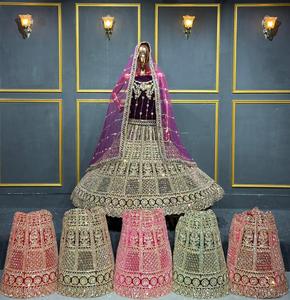 Lehenga de mariée en velours vérifié, entièrement brodé, avec une grande évasée et six couleurs, adapté aux fêtes et aux événements - Product Image 2