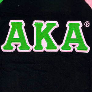 Camiseta Premium AKA Black Opp Sleeve para Mujer, Negra, Verde, Rosa, Manga Corta, Cuello Redondo, Estilo Griego Informal - Product Image 6