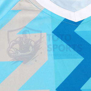 ผ้าโพลีเอสเตอร์คุณภาพสูง น้ำหนักเบา ระบายอากาศได้ดี ทันสมัย ยอดนิยม  ผู้ผลิตชั้นนำ รับผลิตชุดกีฬา ชุดฟุตบอล พร้อมสกรีนโลโก้ตามสั่ง - Product Image 4