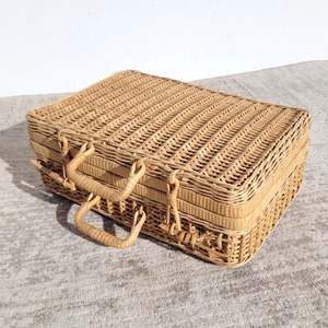 Mini maleta artesanal de ratán para almacenamiento y decoración, precio al por mayor, equipaje tejido - Product Image 1