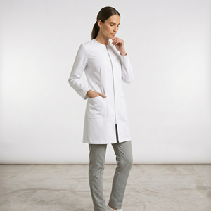 Blouse médicale pour femme en tissu sergé coton-polyester avec détection d'aiguilles - Uniforme d'hôpital pour médecins et infirmières, coupe classique - Product Image 1