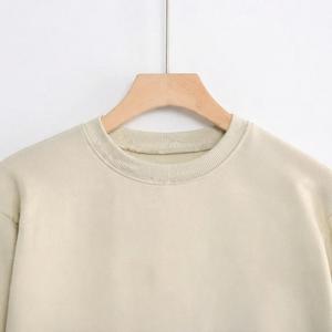 เสื้อสเวตเชิ้ตคอกลมโอเวอร์ไซส์สำหรับผู้หญิง ขายส่ง สีพื้น ผ้าฝ้ายถัก 100% แขนยาว เสื้อกันหนาวสำหรับฤดูหนาว แบบทางการ ไม่ยับง่าย - Product Image 5