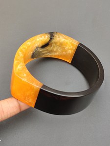 Bracelet jonc en résine acrylique écologique HANDICRAFTS ZONE HCZ-170, large, irrégulier, à rayures, pour mariage, bijoux femme - Product Image 2