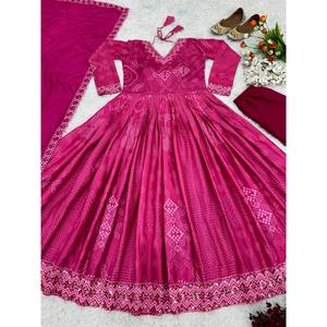 Vestidos de Noche de Diseñador, Elegantes Vestidos de Fiesta con Falda y Dupatta - Product Image 1