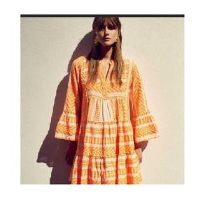 Robe courte en coton jacquard pour femmes, style bohème, col en V, manches cloche - Product Image 1