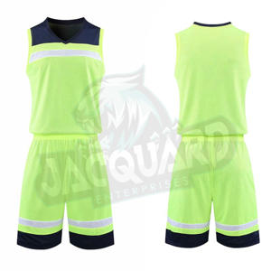 Uniforme de Baloncesto a la Moda para Hombre, Camisetas y Pantalones Cortos de Baloncesto Hechos a Medida, Ropa Deportiva de Fútbol, 100% Poliéster - Product Image 4