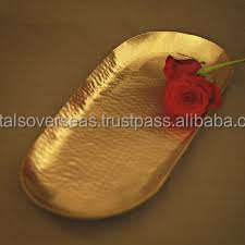 Bandeja de servicio de latón con bordes redondos pulidos únicos Fabricante de bandejas rodantes de latón Bandejas de desayuno de diseño hecho a mano de La India - Product Image 5