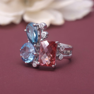 Anillo de Diamantes Cultivados en Laboratorio en Rosa y Azul, Certificado por IGI, en Oro Blanco/Rosa/Amarillo de 9K, Anillo de Diamantes de Alta Gama - Product Image 6
