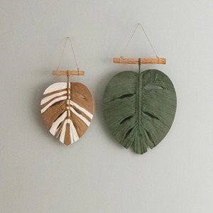 Decoración de pared con forma de hoja inspirada en la naturaleza, adecuada para decoración moderna del hogar y estilo interior artístico. Venta al por mayor desde India. - Product Image 1