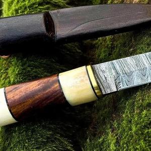 Cuchillo Vikingo Tradicional Forjado a Mano con Hoja de Acero de Alto Carbono, Cuchillo Medieval Bir/a con Mango de Madera de Palisandro y Funda - Product Image 4