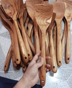 Espátula de Madera Mediana, Utensilio de Cocina, 1 Pieza, 100% Madera de Teca Ecológica, Muy Duradera, Ligera, Apta para Alimentos, Hecha en Tailandia - Product Image 1
